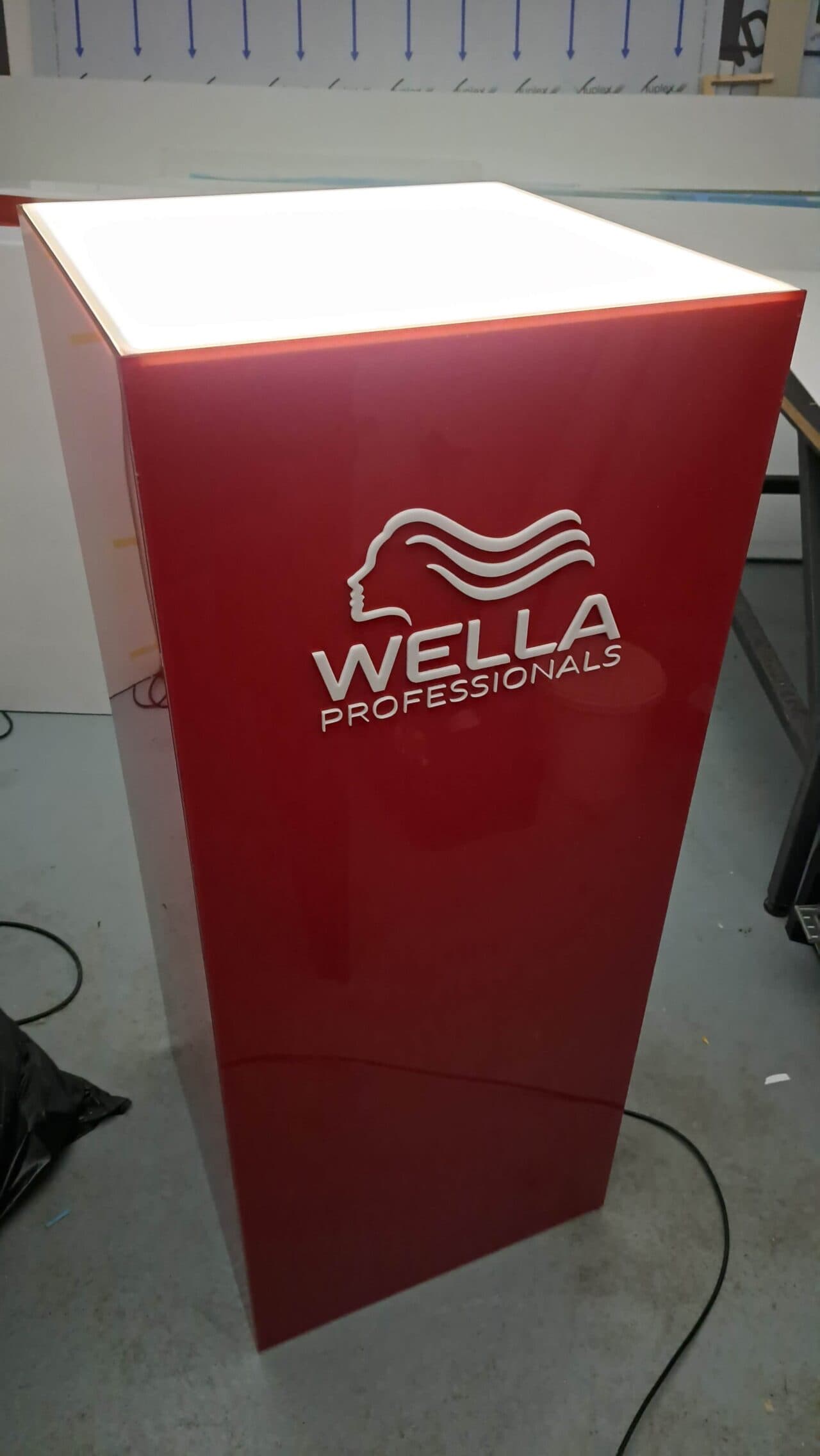 Wella kubus s ugrađenom rasvjetom